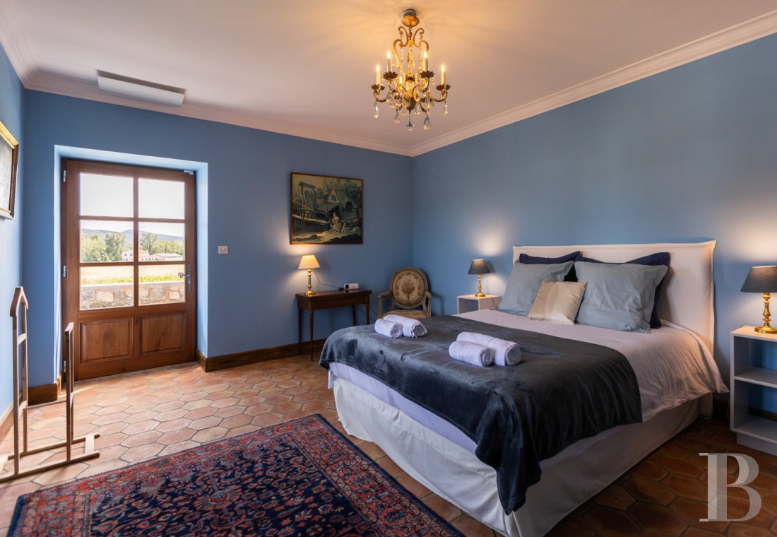 A former 17th-century farmhouse in the shadow of a chateau, in Saint-Alban-Auriolles in the Ardèche - photo  n°10